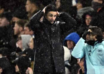 Arsenal held at Brighton while Man City bounce-back continues 8 Arsenal held at Brighton while Man City bounce-back continues