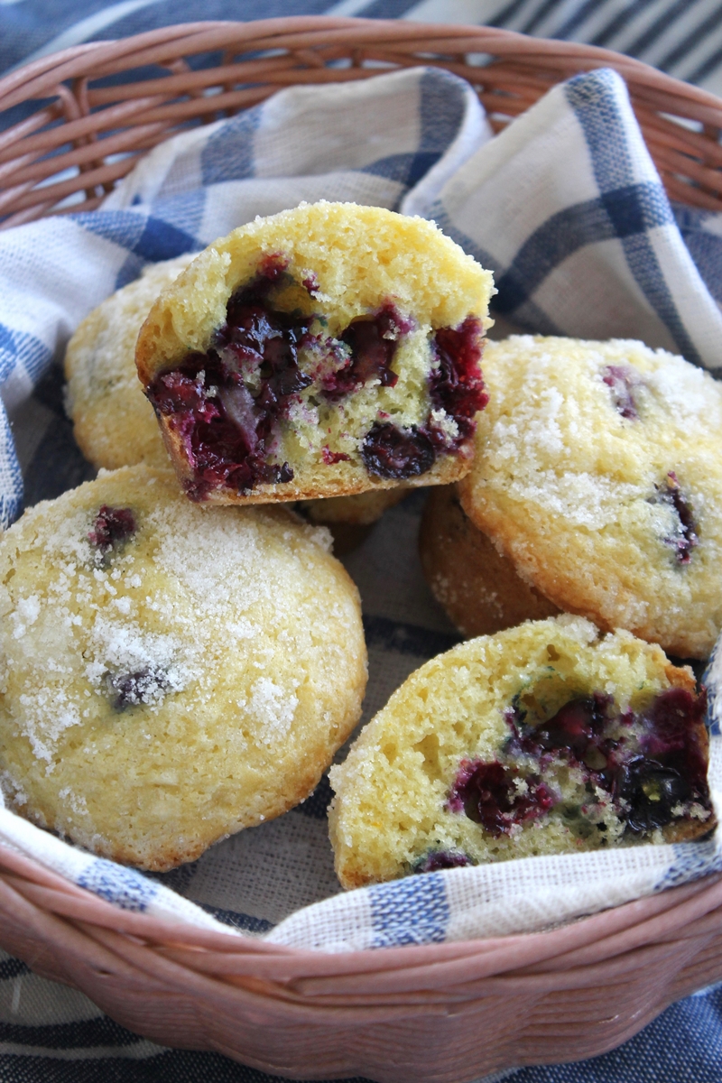 Muffins aux myrtilles. 6 Blueberry Muffins with Lemon Sugar2