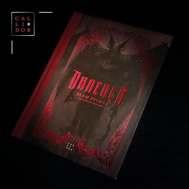 Dracula fait son retour, plus séduisant et mystérieux que jamais : À vous de l'offrir sous le sapin ! | Actualité du 02/12/2024 10 Dracula fait son retour plus seduisant et mysterieux que jamais