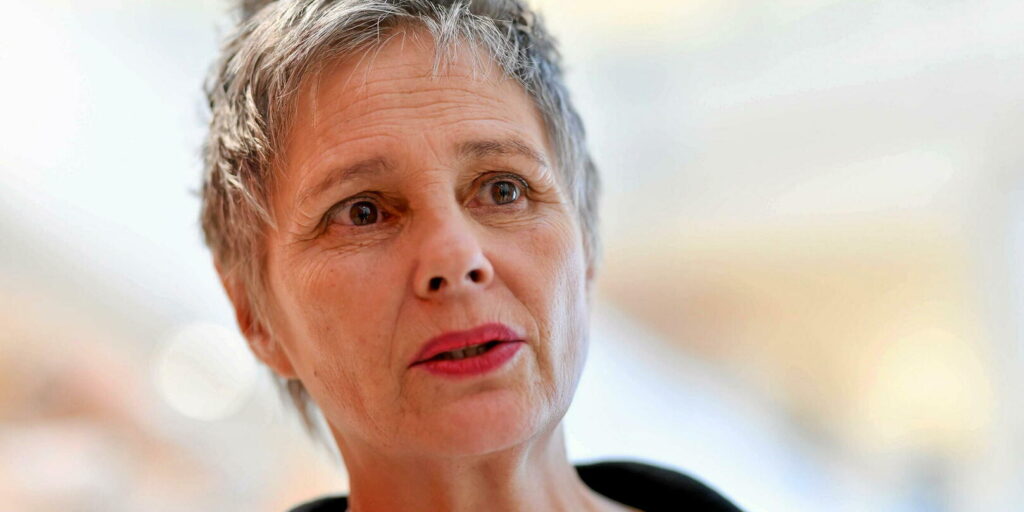 27560904lpw 27564886 mega une jpg 11054300