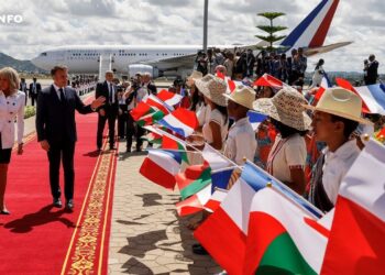 EN DIRECT – Visite de Macron à Madagascar : une réunion franco-malgache sur les îles Éparses prévue fin juin.