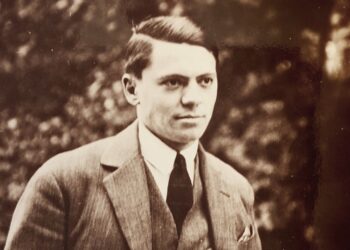 Un film sur Jean Moulin en cours de préparation avec une étoile française. 1 Un film sur Jean Moulin en cours de préparation avec une étoile française.