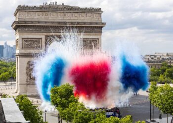 Les moments forts de la parade sur les Champs-Élysées et à l’Élysée.