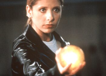 Sarah Michelle Gellar met fin aux rumeurs concernant le reboot de Buffy, la Chasseuse de Vampires : L’actrice confirme son engagement et dément les fuites sur le nouveau casting et l’intrigue | Actualité du 04/05/2025