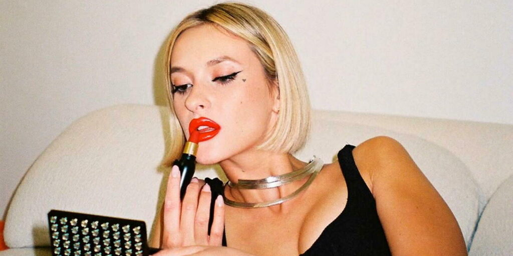 Ruby Mazuel, la maquilleuse d'Angèle qui révolutionne un métier en toute discrétion. 1 27671452lpw 27671478 mega une jpg 11259156