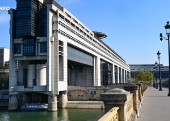 Année blanche, TVA sociale, crédits d’impôts… Comment dégager 40 milliards d’économies pour le budget 2026 ?